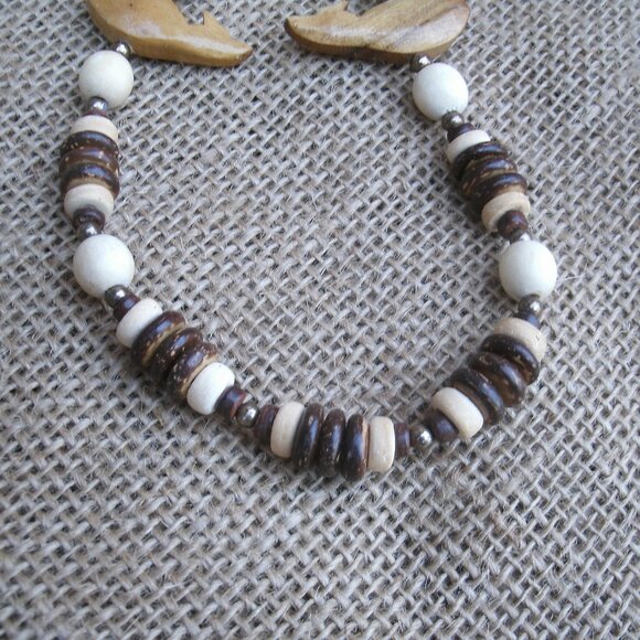 Vintage Handmade Wood Whale Necklace - Picture 4 of 9